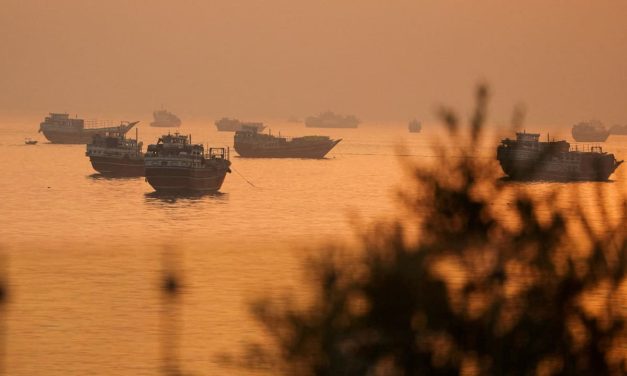 Ship traffic plunges after Iran re-closes Strait of Hormuz following Israeli strikes on Lebanon