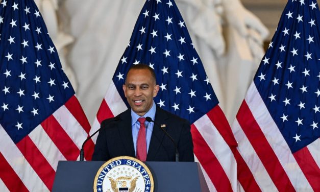 Jewish leaders defend Hakeem Jeffries from DSA political attacks