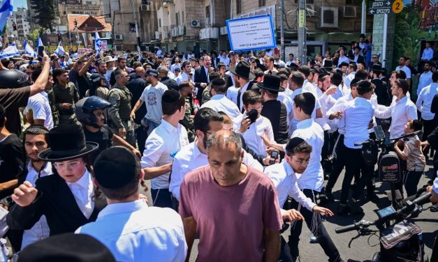 Rabbi curses Zamir at Bnei Brak anti-draft protest: ‘may his name and memory be erased’
