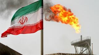 US lifts Iran oil sanctions in first major step toward deal