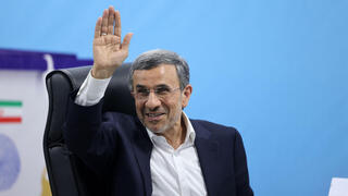 Senior military intelligence figure reveals that there was plan to install Ahmadinejad to lead Iran