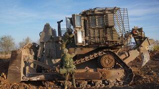 Female IDF mechanics operate under fire in Lebanon: ‘There is no garage in war’