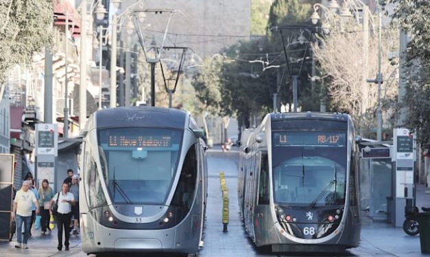 Jerusalem light rail operator could be ousted over breakdowns