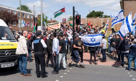14 arrested during rival protests outside Israeli real estate event held at London synagogue