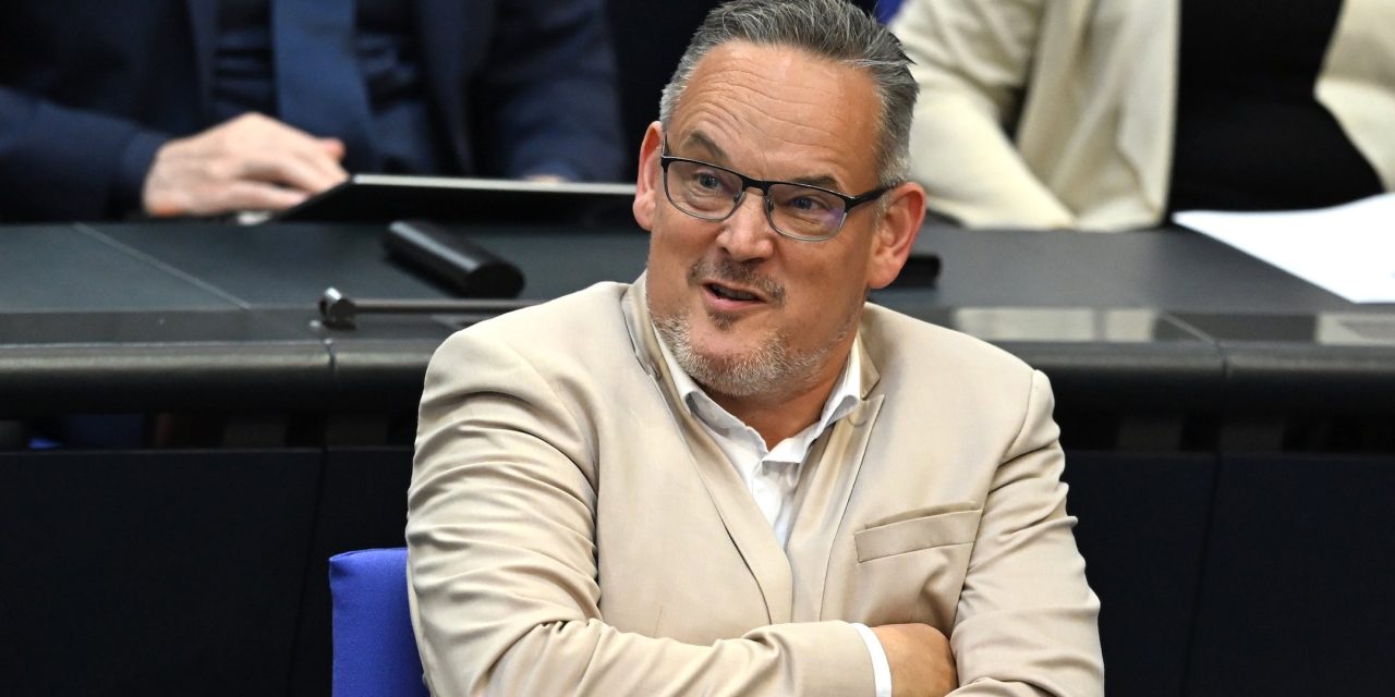 German far-right leader appears to make ‘Hitler salute’ in photo as party surges