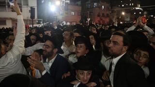 Rabbi curses IDF chief at anti-draft rally: ‘May his name be erased’