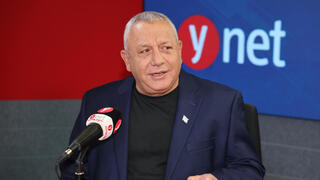 ‘I am working to be prime minister, Netanyahu is worried,’ Eisenkot tells ynet