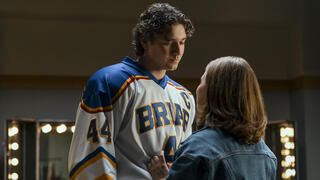 Miss 1990s romantic comedies? ‘Off Campus’ is the show for you