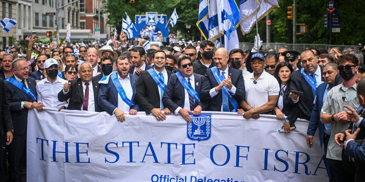 Smotrich’s surprise appearance at Israel Day Parade sparks backlash from NY and Jewish leaders