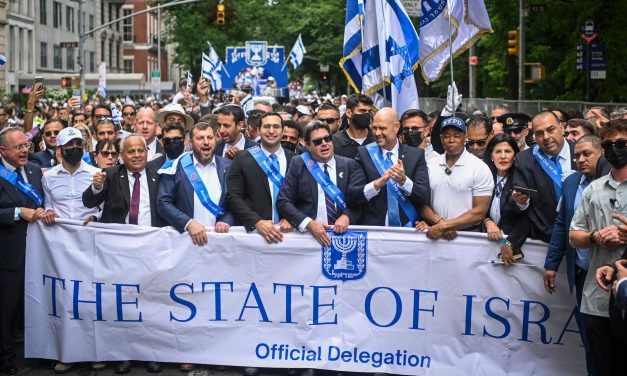 Smotrich’s surprise appearance at Israel Day Parade sparks backlash from NY and Jewish leaders