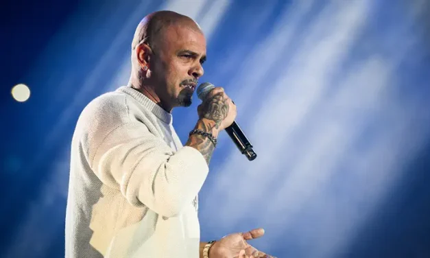 Popular Israeli singer takes upon himself to observe Shabbat