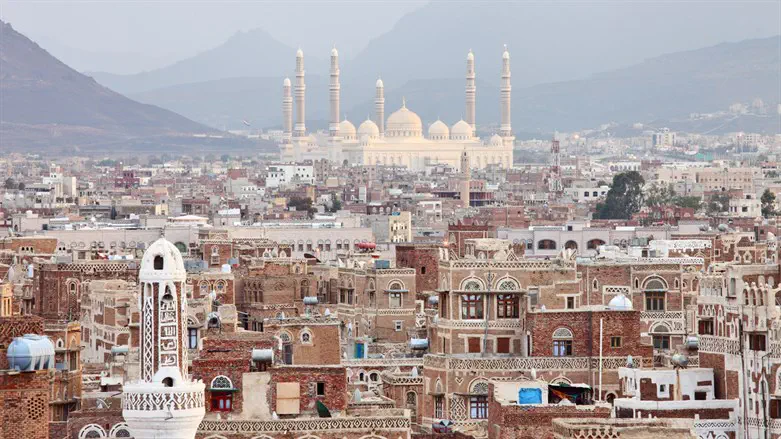 Reports: Saudi Arabia bombs Sana’a as Houthi-Iraq ties deepen