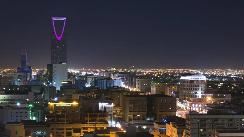 Despite Iran strikes: Saudi Arabia urges de-escalation with Iran
