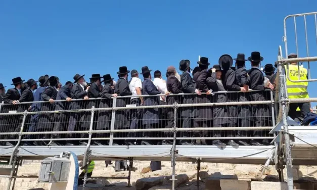 Record Crowd: 140,000 people at the tomb of the ‘Or HaChaim’