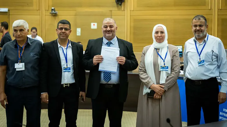 Ra’am MK Iman Khatib-Yassin: Ra’am does not intend to join a right-wing coalition