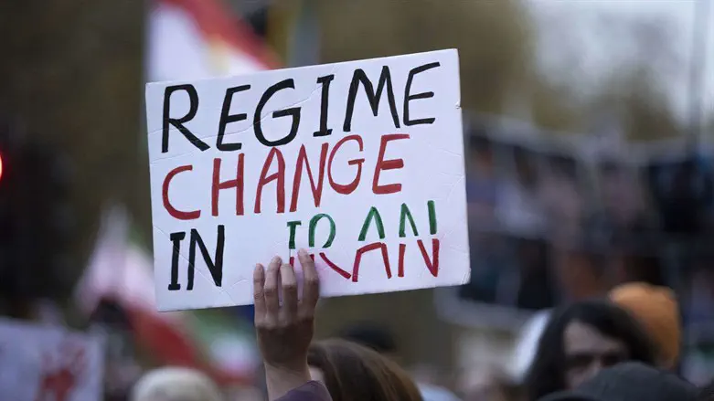 Trump calls Iranian regime ‘savages’ after execution of protester