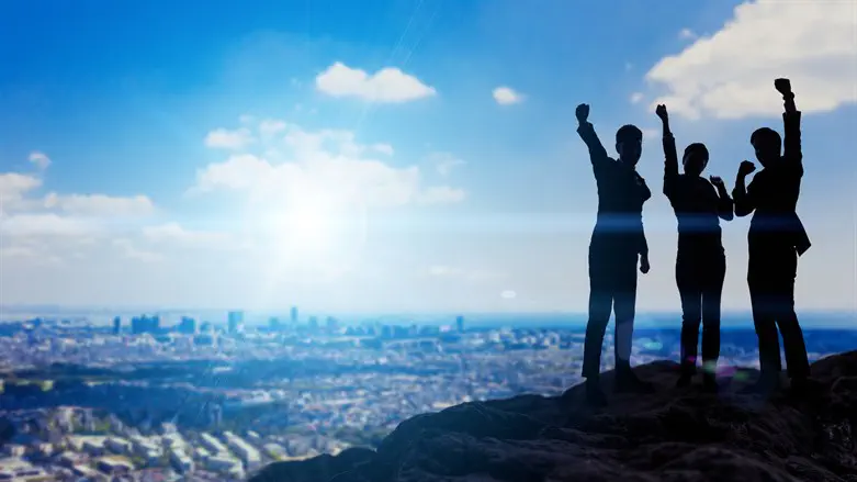 Dvar Haftorah for Shabbat Nachamu: The illusion of human power