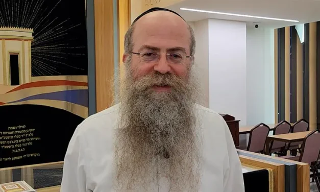 Chabad emissary welcomes secular visitors center in Thailand