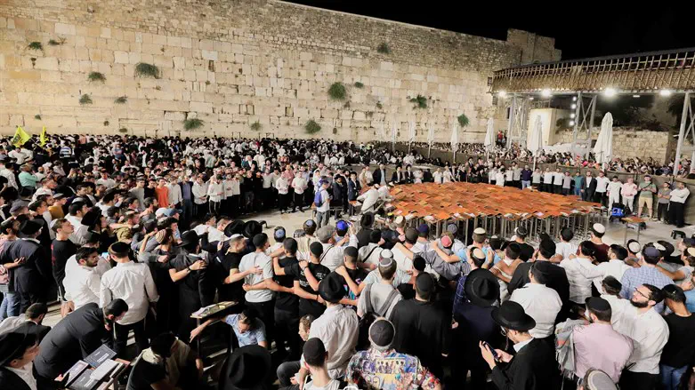 Nearly half of Israelis back nationwide Tisha B’Av closures
