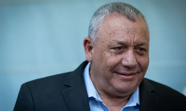 Poll: Eisenkot’s Yashar! widens lead over Likud
