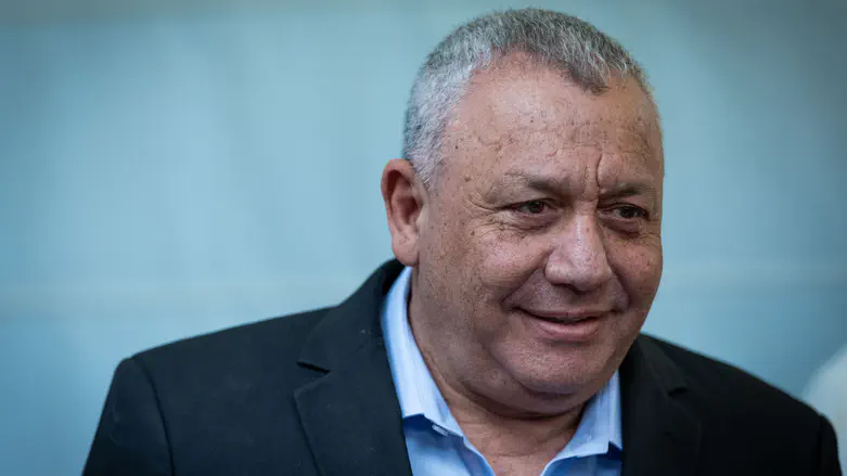 Poll: Eisenkot’s Yashar! widens lead over Likud