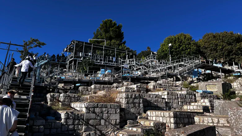 Shabbat bus service sparks protests in Tzfat