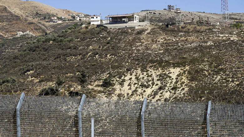 Two Israelis detained after crossing into Syria