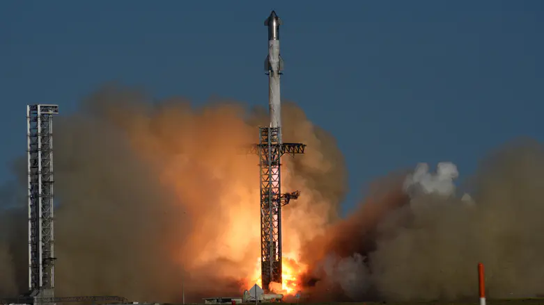 Engine glitch aborts SpaceX Starship test, Musk promises quick turnaround