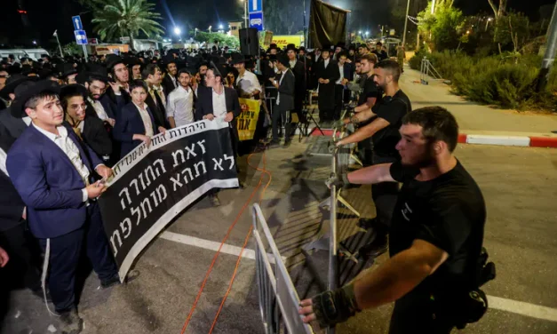 Watch: Violent clashes between haredim and soldiers at IDF prison