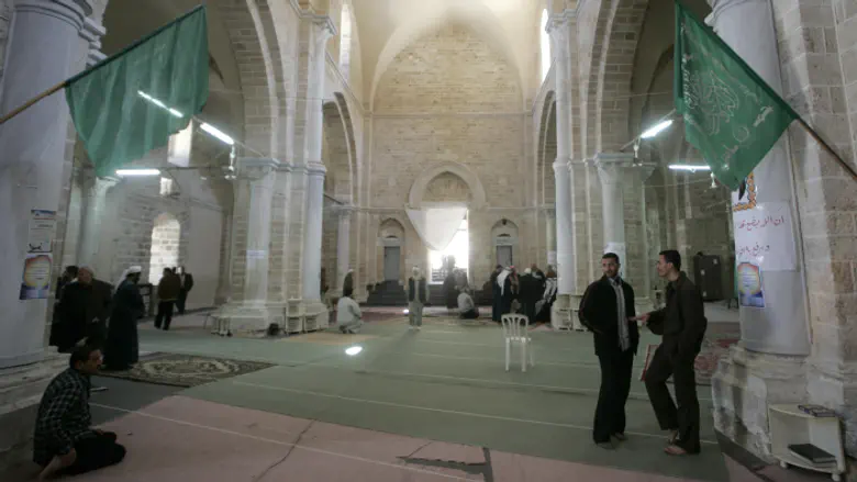 Hamas weapons cache found inside Gaza mosque