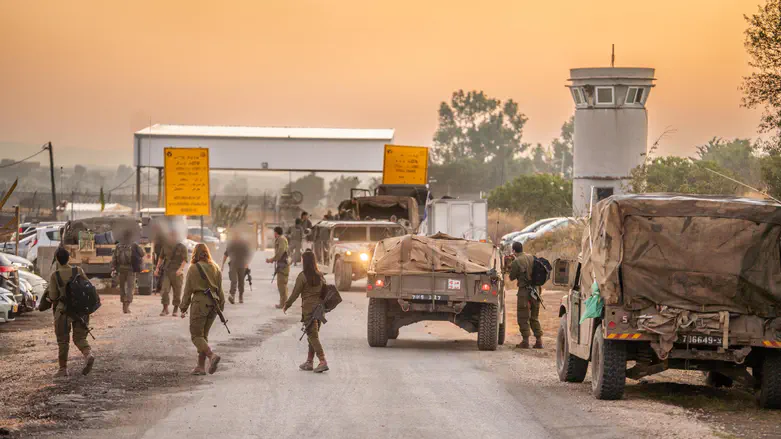 Three Israelis arrested after crossing into Syria