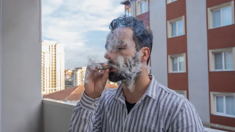 Health Ministry: Millions suffer at home from neighbors’ smoking