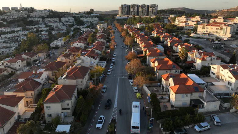 Givat Ze’ev declared the fifth city in Judea and Samaria
