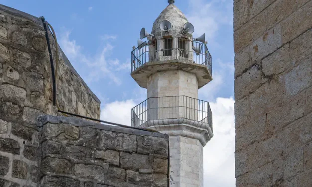With opposition support: Bill to limit mosque noise approved in preliminary reading