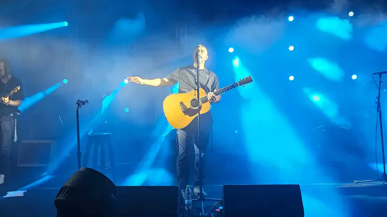 Ishay Ribo sells out first concert at new Talmonim Amphitheater