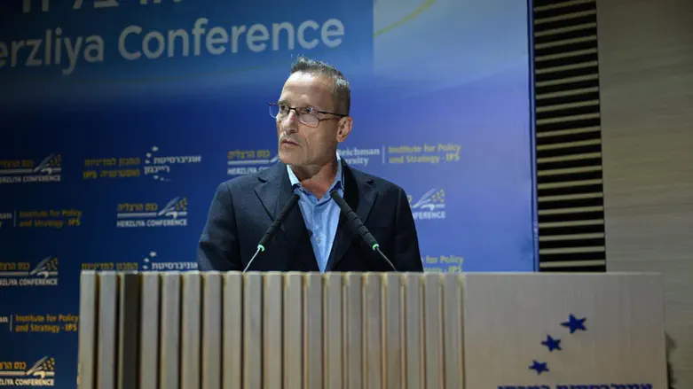 Defense Ministry chief warns: Iran threat demands new regional alliance