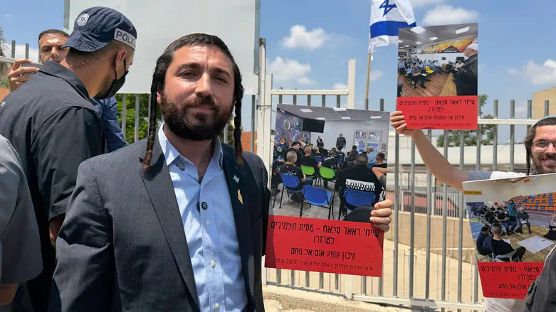 Unexpected phone call between MK Sukkot and Arab murderer