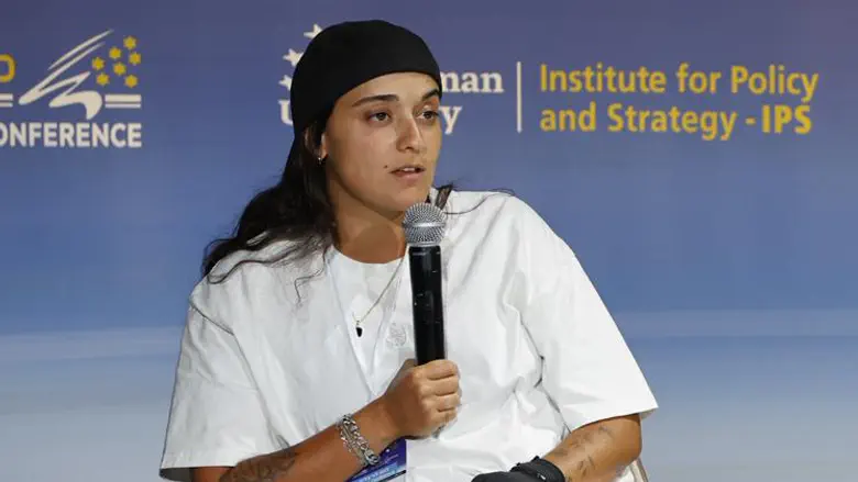 Emily Damari: In the end, we have each other