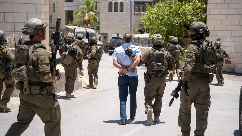 Bodycam footage: Troops arrest Arabs who assaulted hassidim