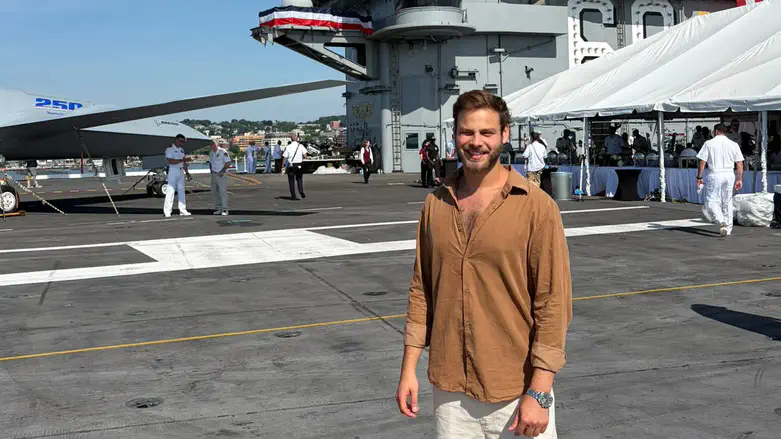 250th Independence Day | Captivity survivor Alon Ohel performs aboard USS Nimitz