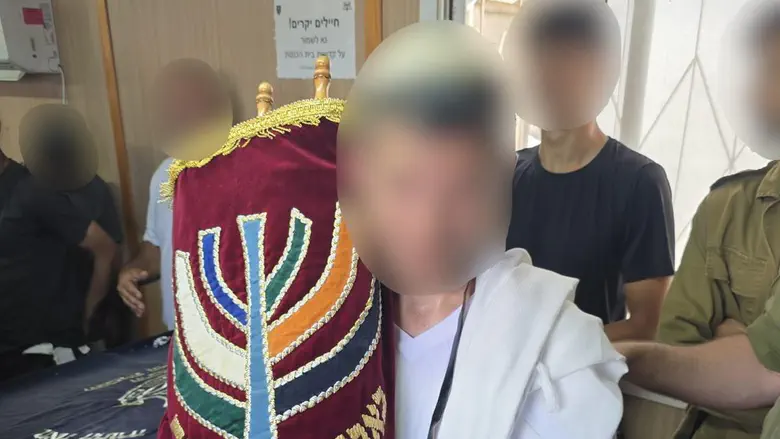 Lone reservist celebrates bar mitzvah at age 36