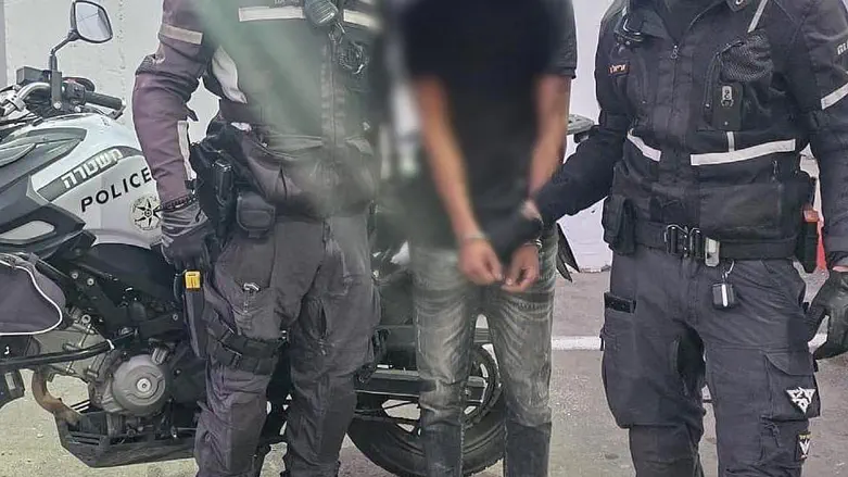 Bus driver’s quick thinking leads to arrest of illegal resident
