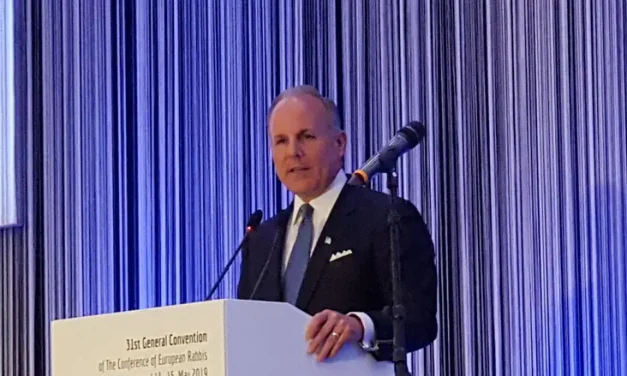 IAC CEO Elan Carr to step down in September, remain in strategic role