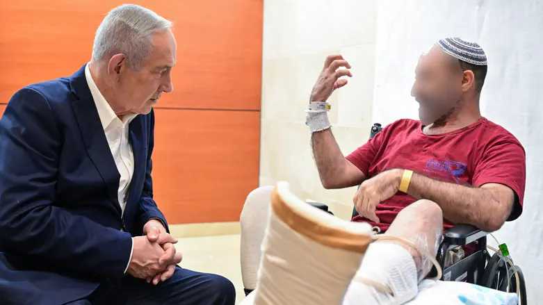 ‘Your spirit is tremendous’: Moving meeting between Netanyahu and wounded troops