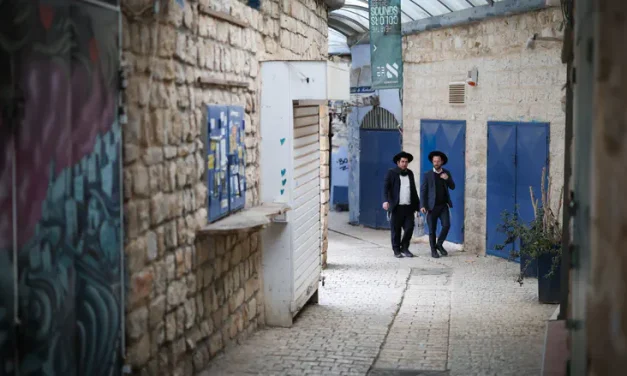 Tzfat rabbis demand end to Shabbat bus lines