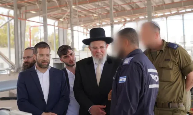 Chief Rabbi: No blanket permit to break Shabbat for morale