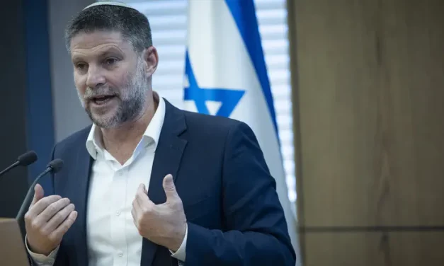 Uproar over IDF dismissal: Minister Smotrich calls on IDF Chief to revoke punishment