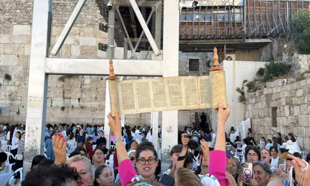 Women of the Wall clash with worshippers at Western Wall