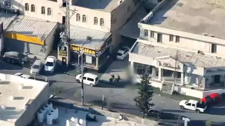 Watch: Undercover unit arrests wanted terror suspect