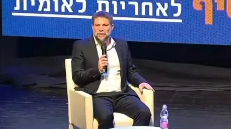 Smotrich: No need for Israel to enter Iran campaign now